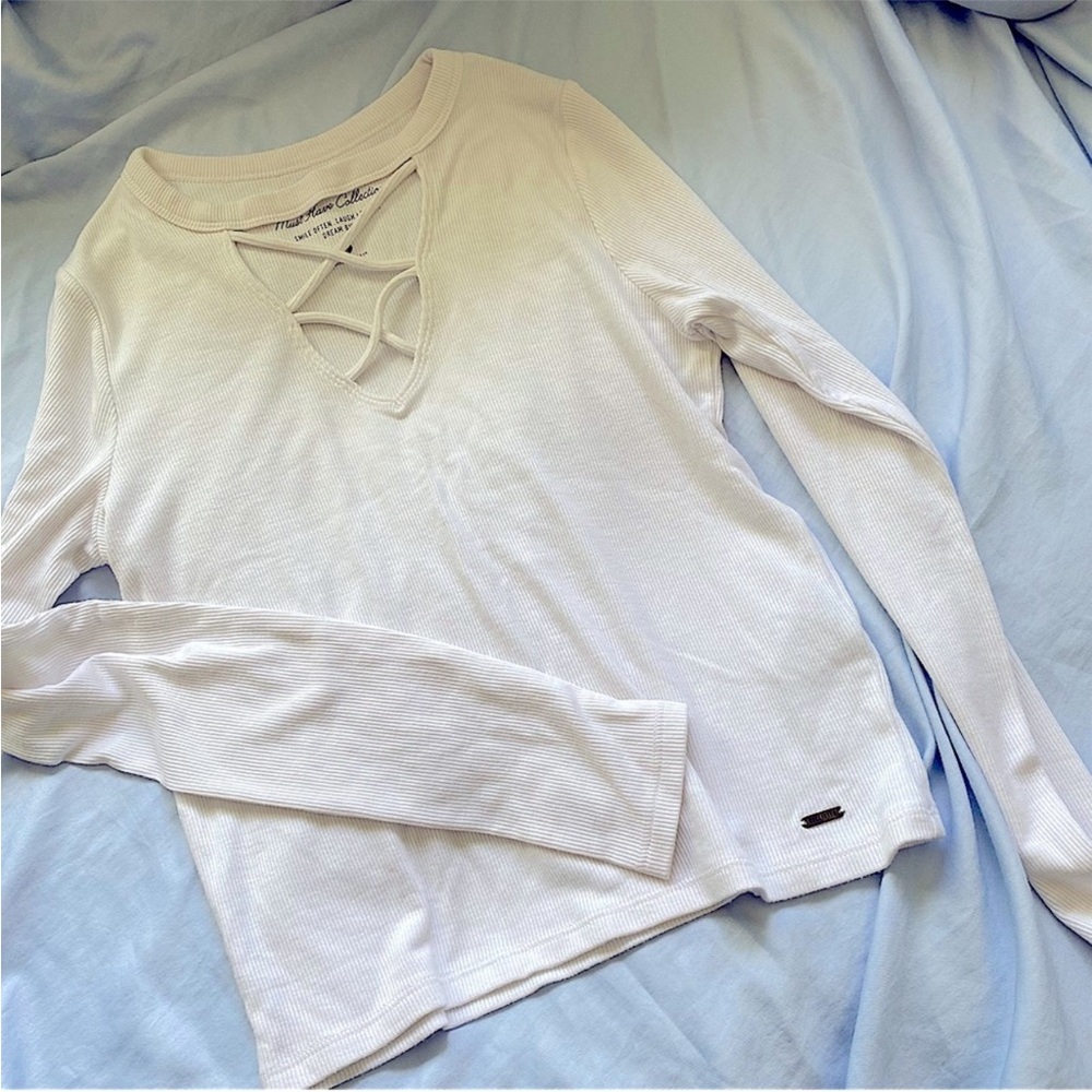 Hollister Long Sleeves Lace Up Tee size Small